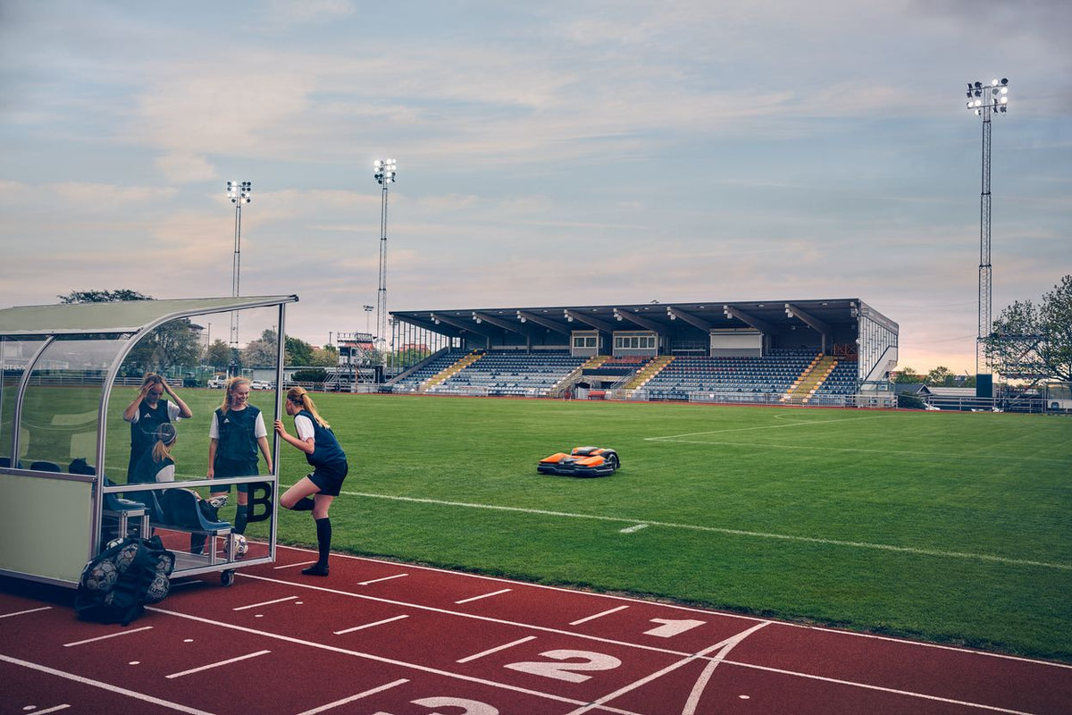 Husqvarna CEORA in un impianto di atletica
