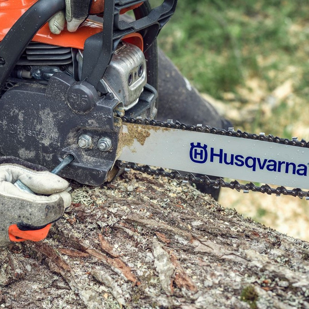 Motosega HUSQVARNA 135 Mark II in uso