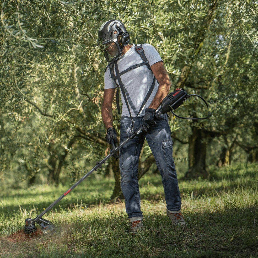 Decespugliatore KRESS KG161 in uso