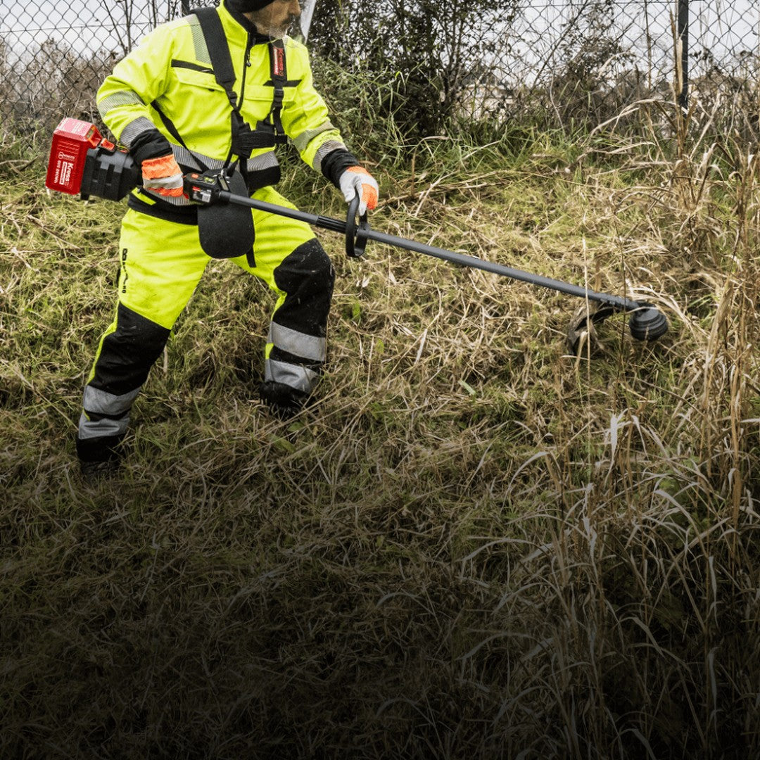 Decespugliatore KRESS KC100 in uso
