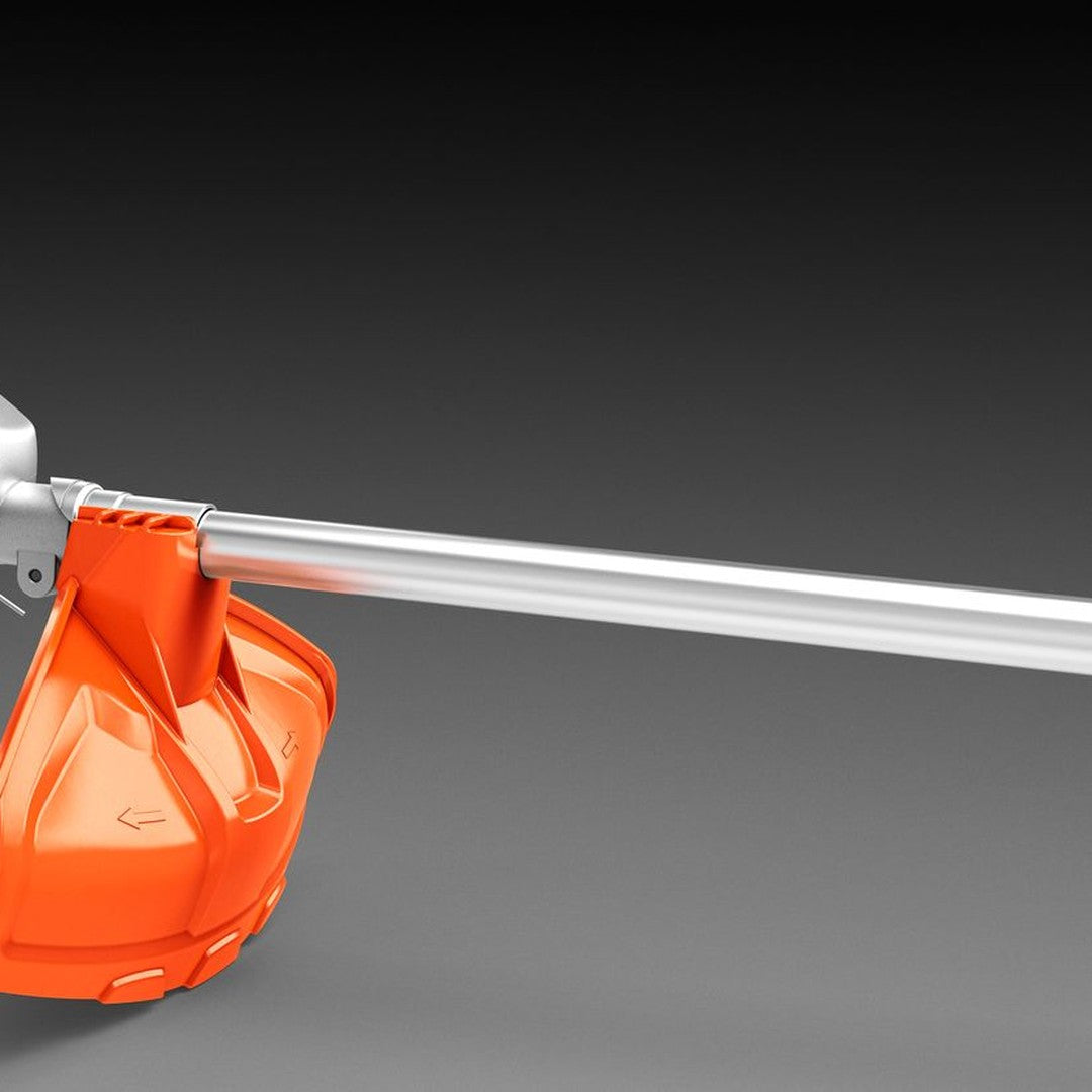 Decespugliatore a batteria HUSQVARNA 520iLX in uso