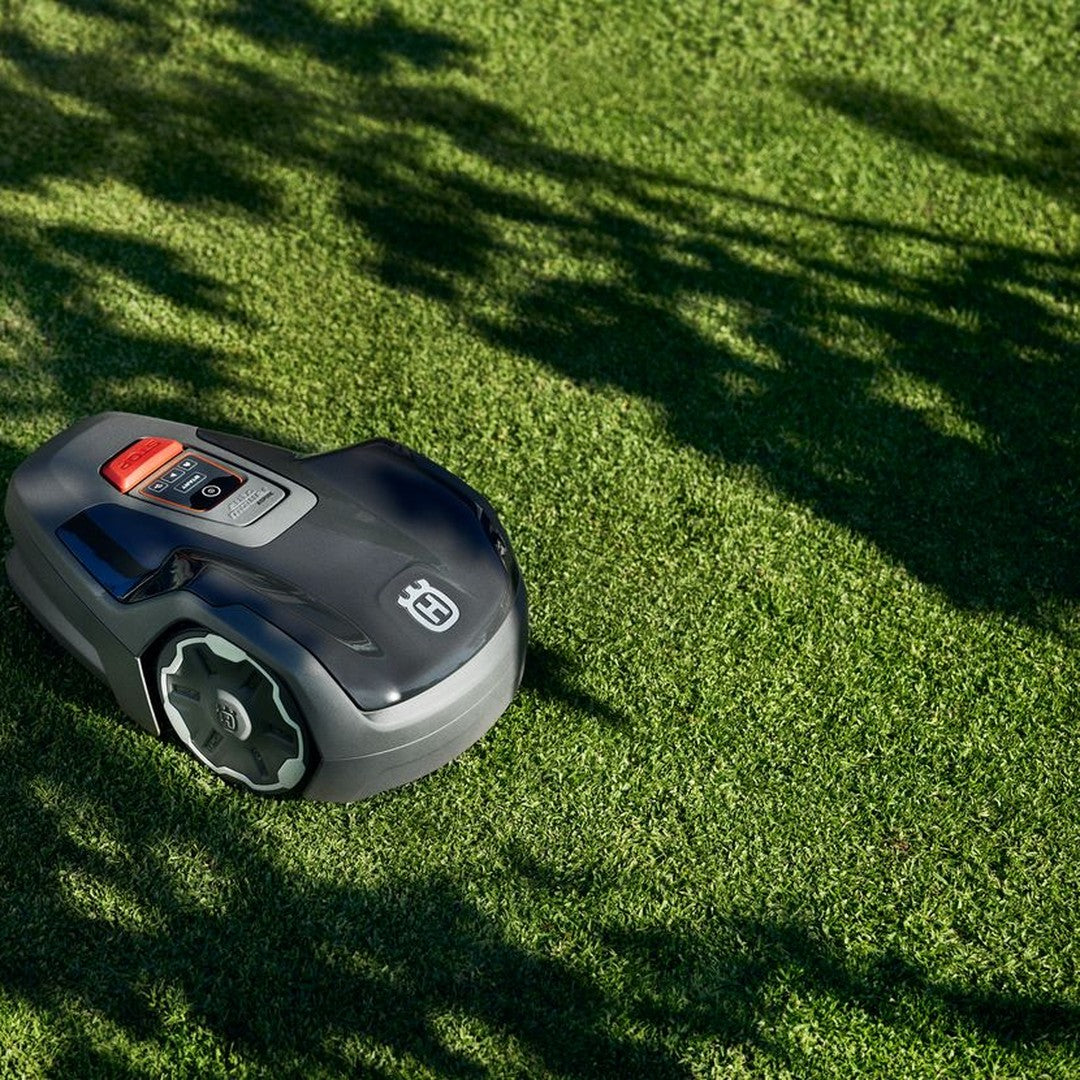 Robot tosaerba HUSQVARNA Automower® Aspire™ R4 in uso