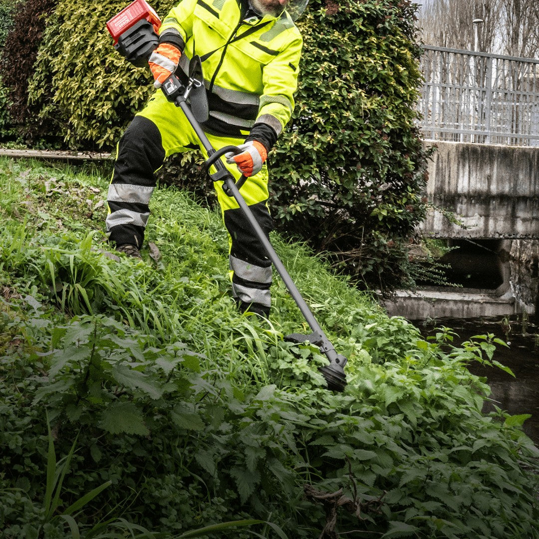 Decespugliatore KRESS KC100 in uso