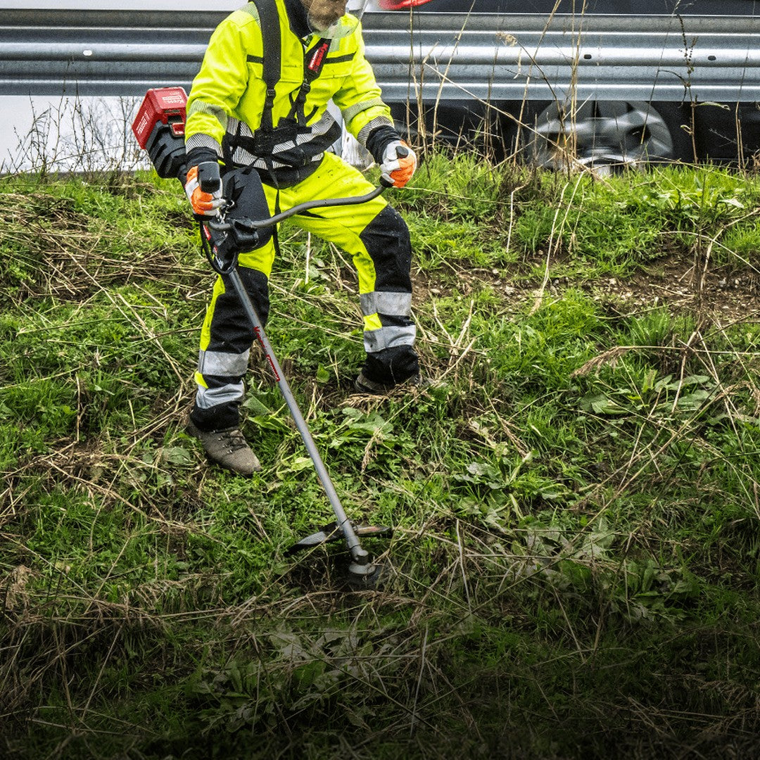 Decespugliatore KRESS KC170 in uso